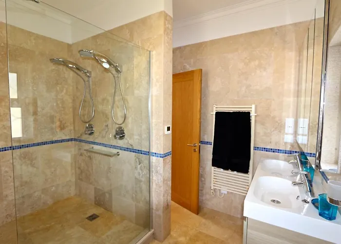 Corvo 123- Clever Details *